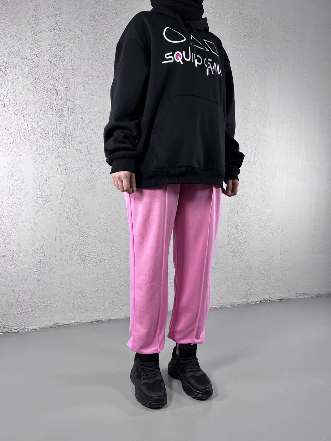 Squid Game Baskılı Oversize Kapüşonlu Sweat - Siyah Squid Game Baskılı Oversize Kapüşonlu Sweat - Siyah