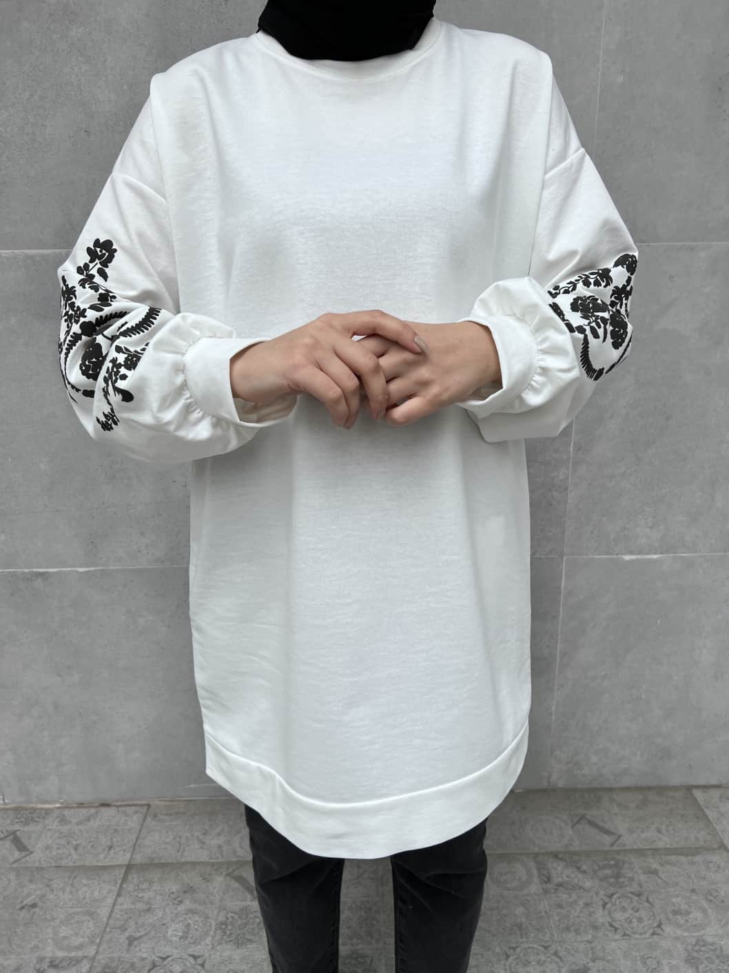 Kolları Çiçek Baskı Detaylı Tunik - Beyaz