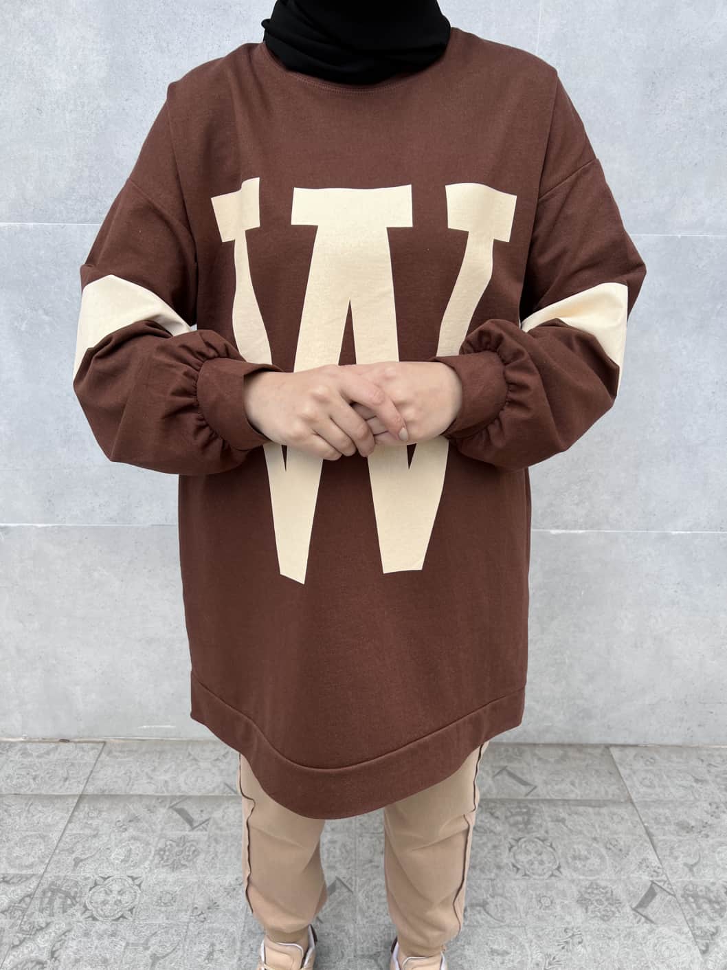 W Baskılı Sweatshirt - Kahverengi