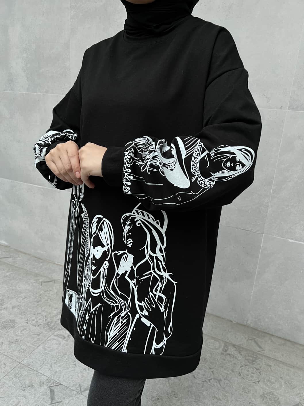 Bisiklet Yaka Kız Baskılı Sweatshirt - Siyah