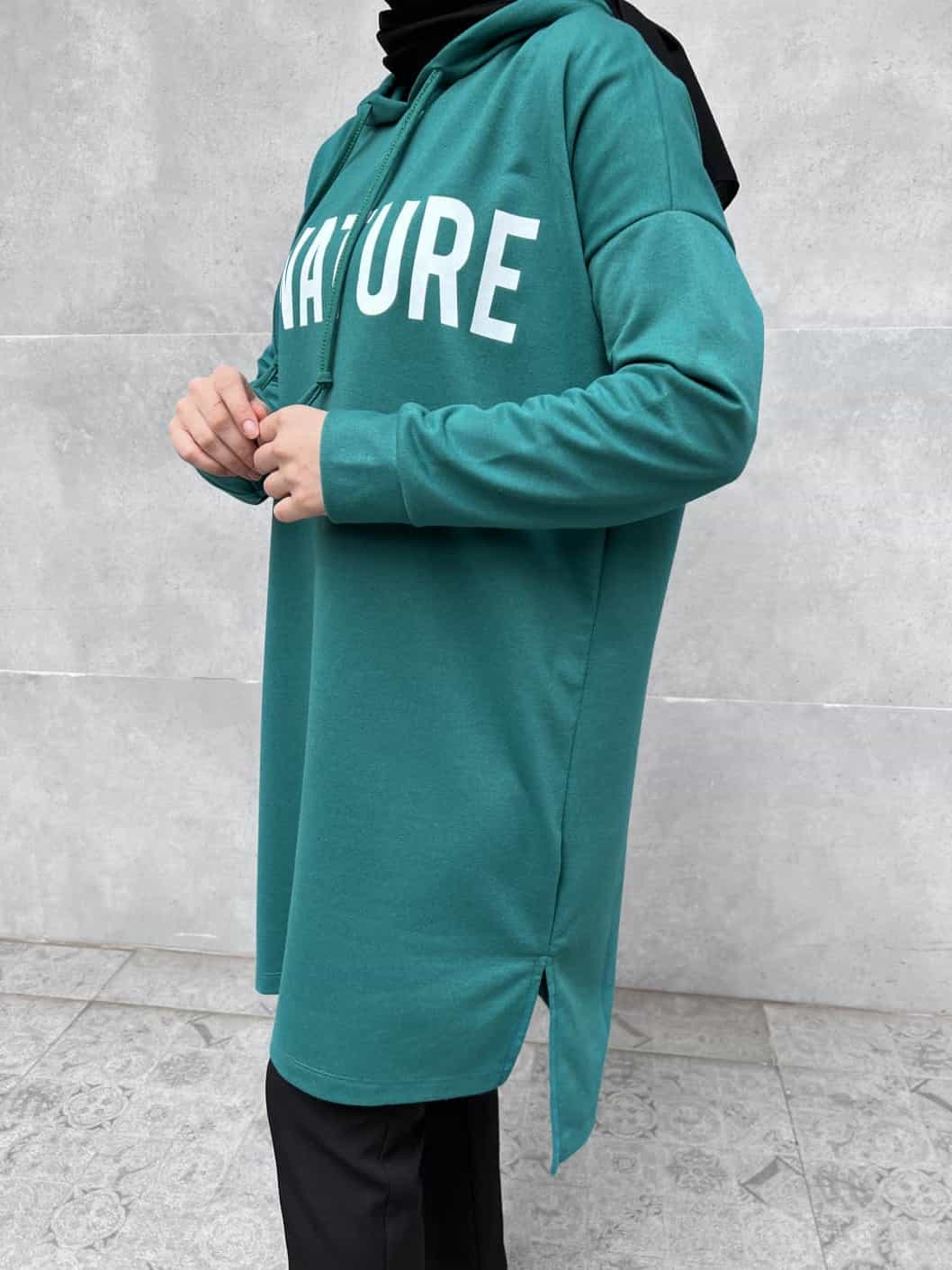 Baskılı Yandan Yırtmaçlı Kapüşonlu Tunik - Petrol Yeşili