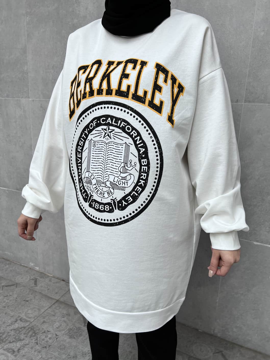 Berkeley Baskılı Bisiklet Yaka Sweatshirt- Beyaz