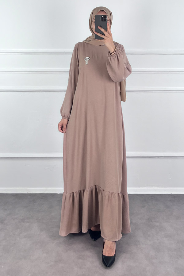 Broşlu Tesettür Elbise - Taş