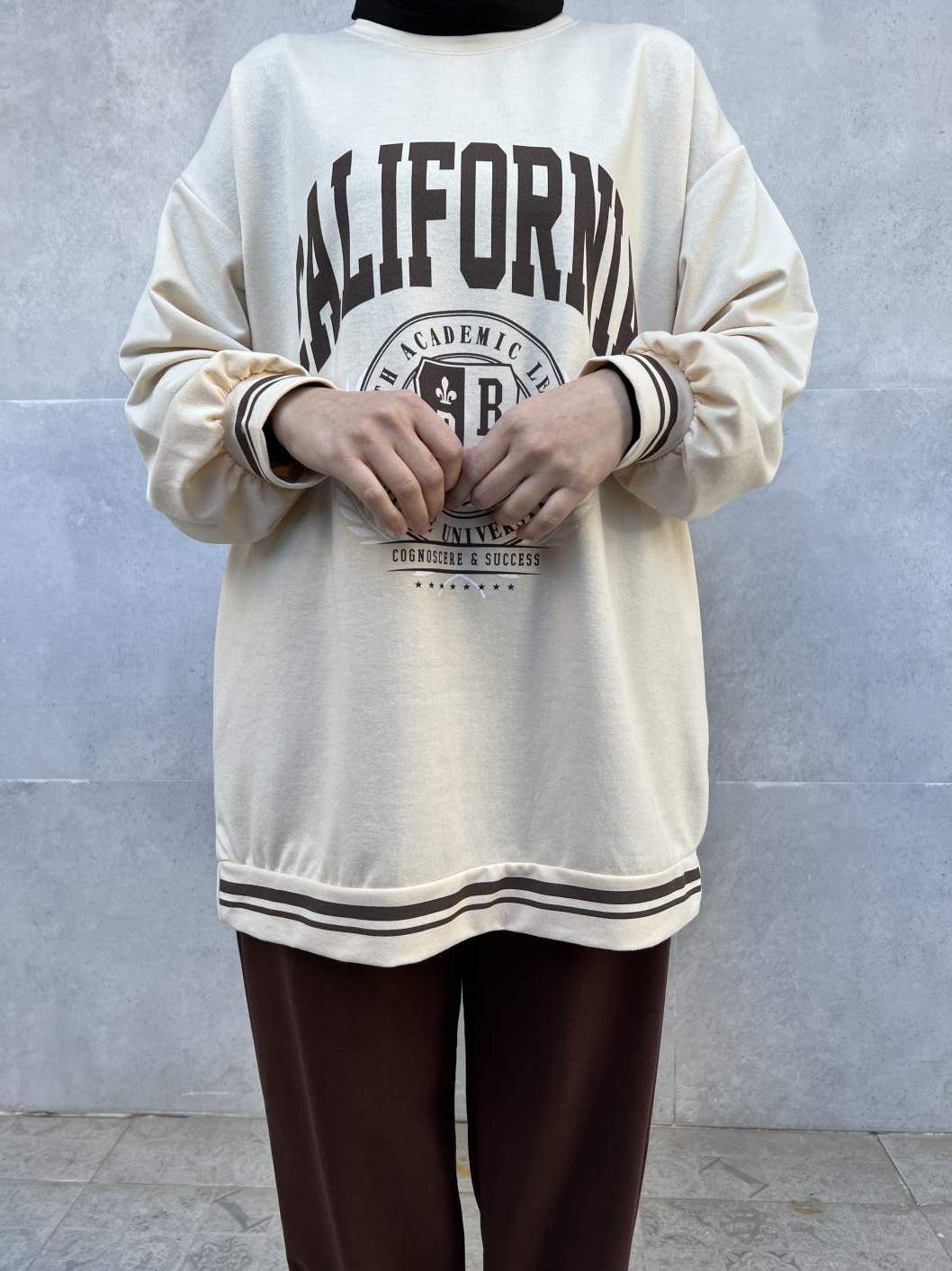 California Baskılı Sweatshirt - Krem