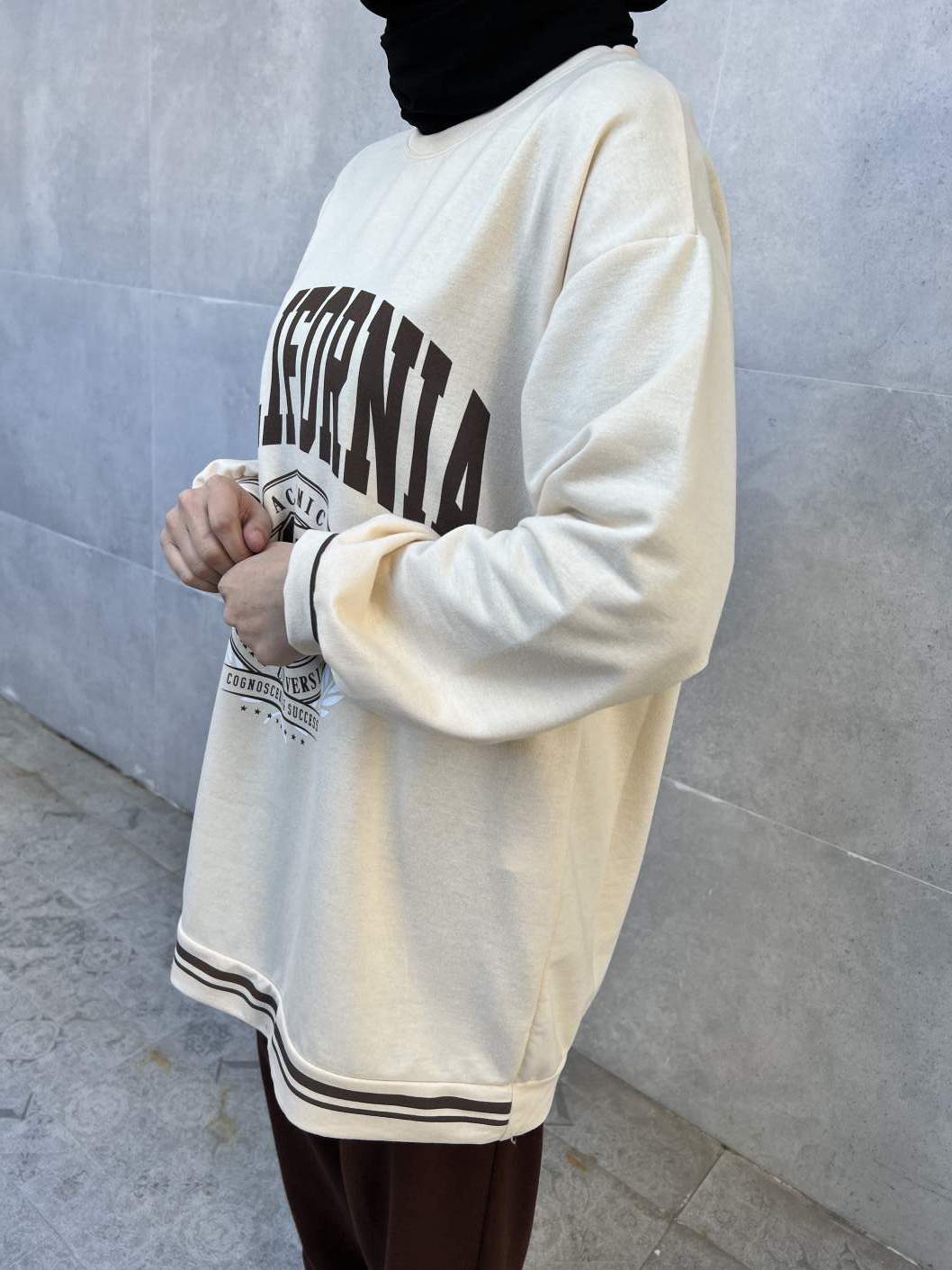 California Baskılı Sweatshirt - Krem