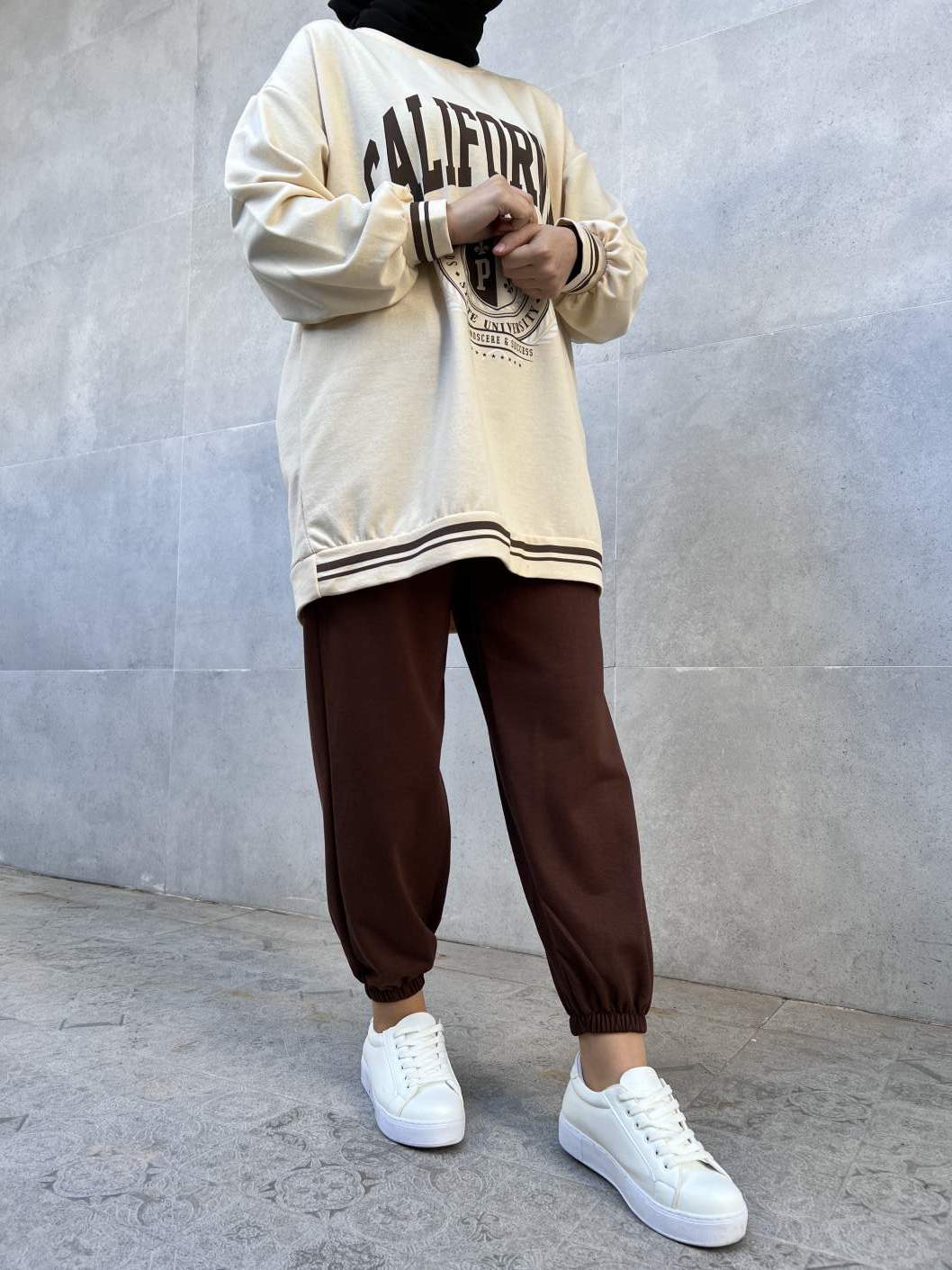 California Baskılı Sweatshirt - Krem