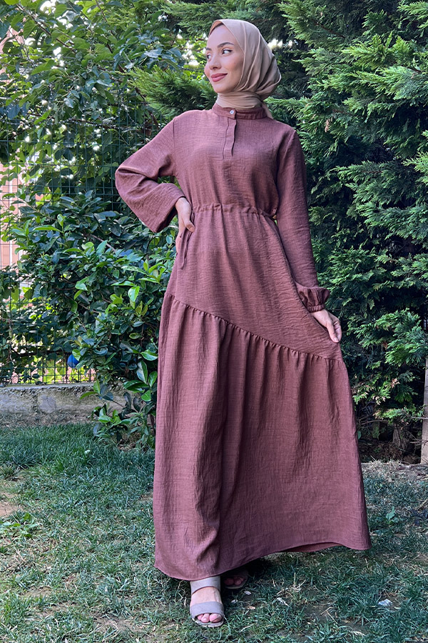 Eteği Çapraz Fırfırlı Elbise - Kahverengi Eteği Çapraz Fırfırlı Elbise - Kahverengi