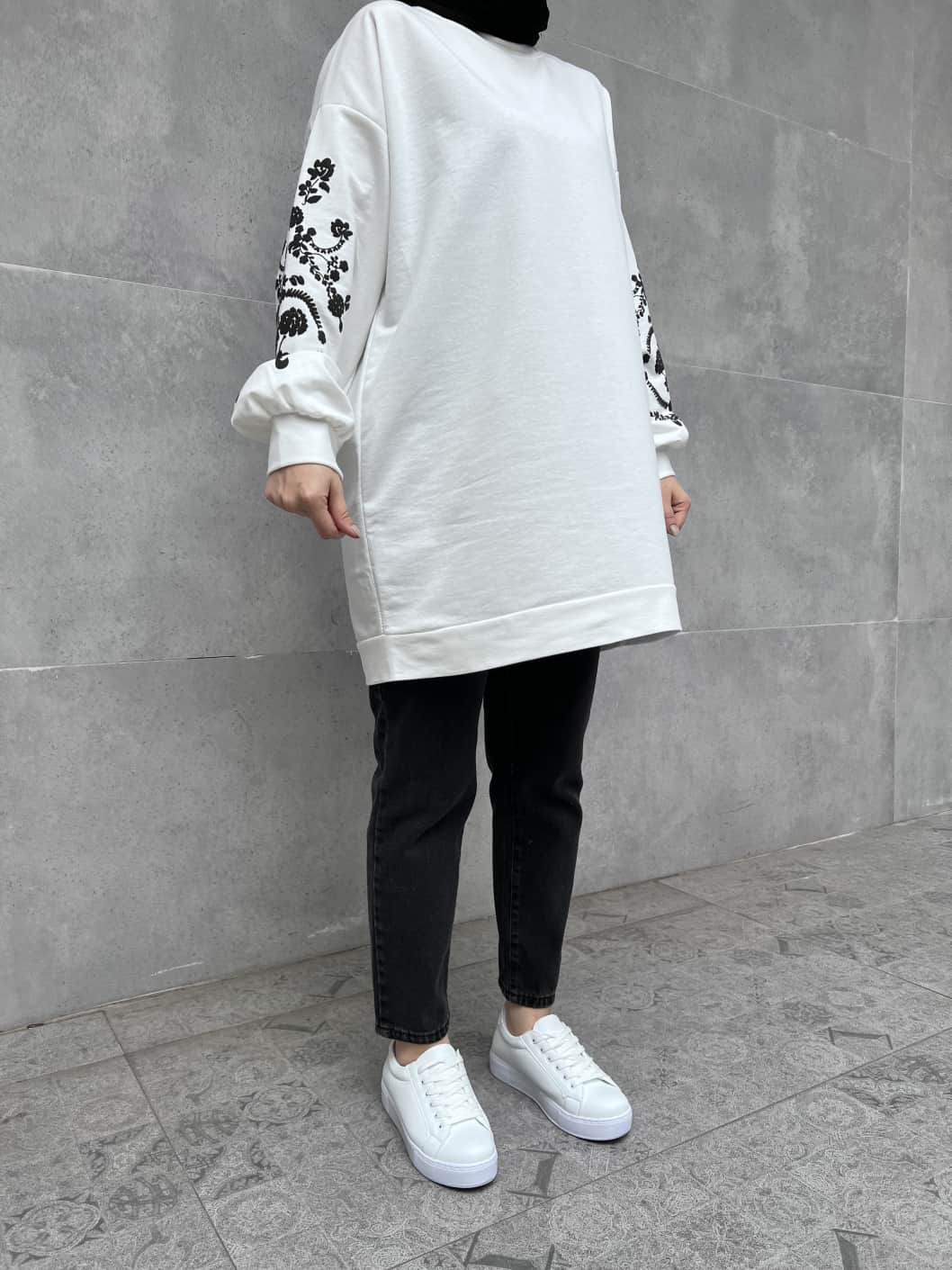 Kolları Çiçek Baskı Detaylı Tunik - Beyaz