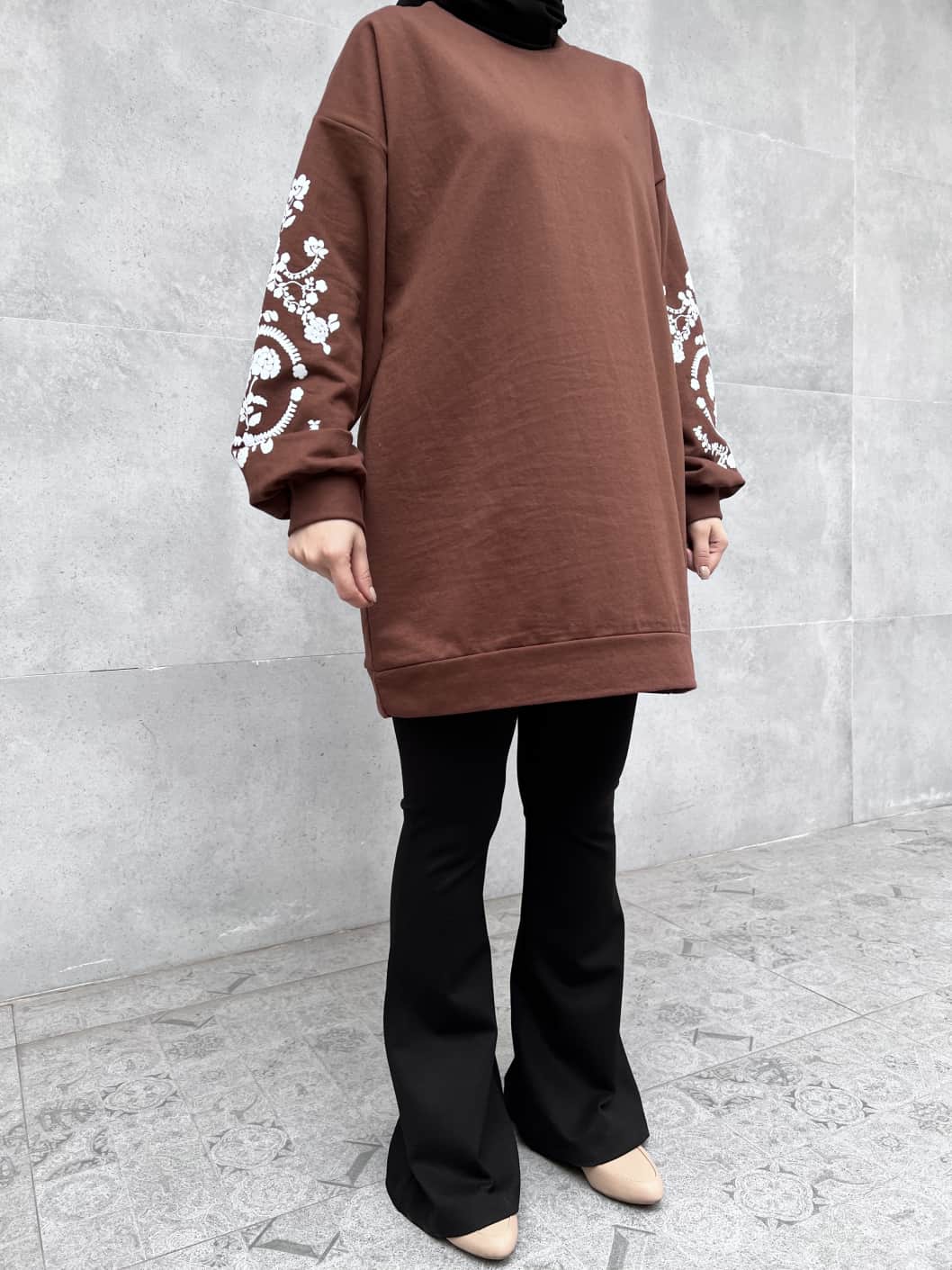 Kolları Çiçek Baskı Detaylı Tunik - Kahverengi