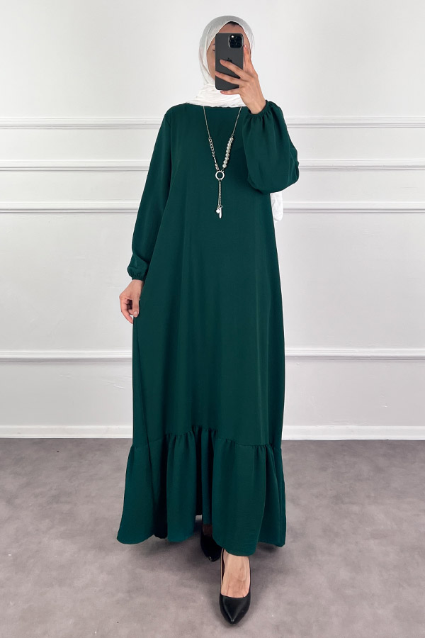 Kolyeli Tesettür Elbise - Zümrüt Yeşili Kolyeli Tesettür Elbise - Zümrüt Yeşili