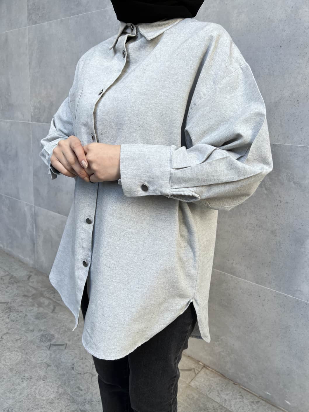 Pamuk Kumaş Metal Düğmeli Gömlek - Gri Pamuk Kumaş Metal Düğmeli Gömlek - Gri