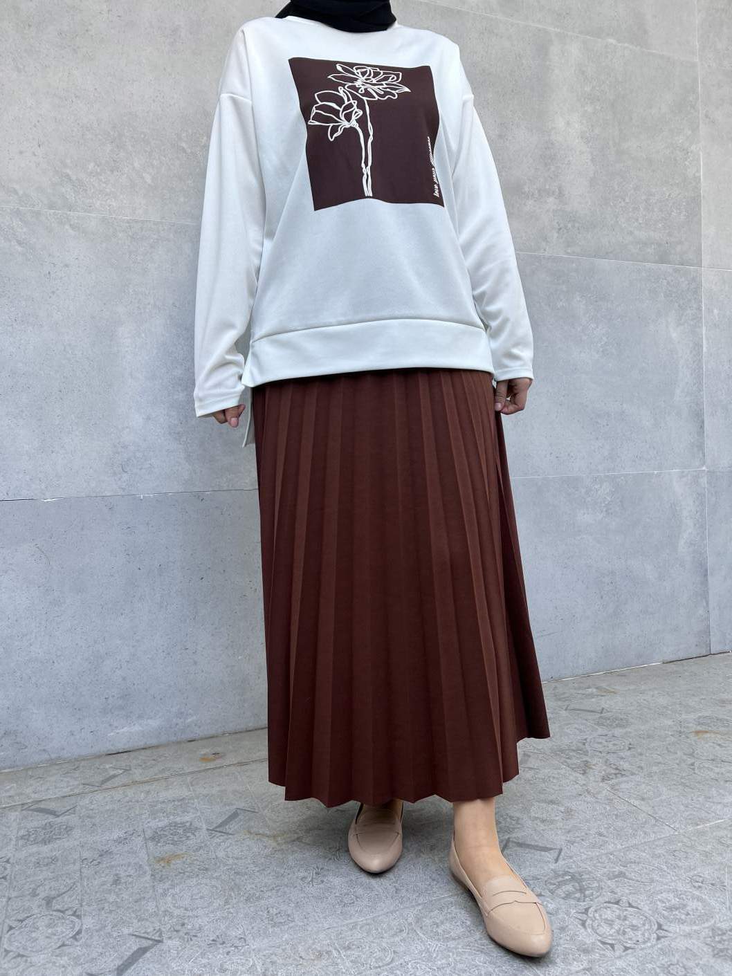 Üst Çiçek Baskılı Altı Etekli İkili Takım - Kahverengi Üst Çiçek Baskılı Altı Etekli İkili Takım - Kahverengi