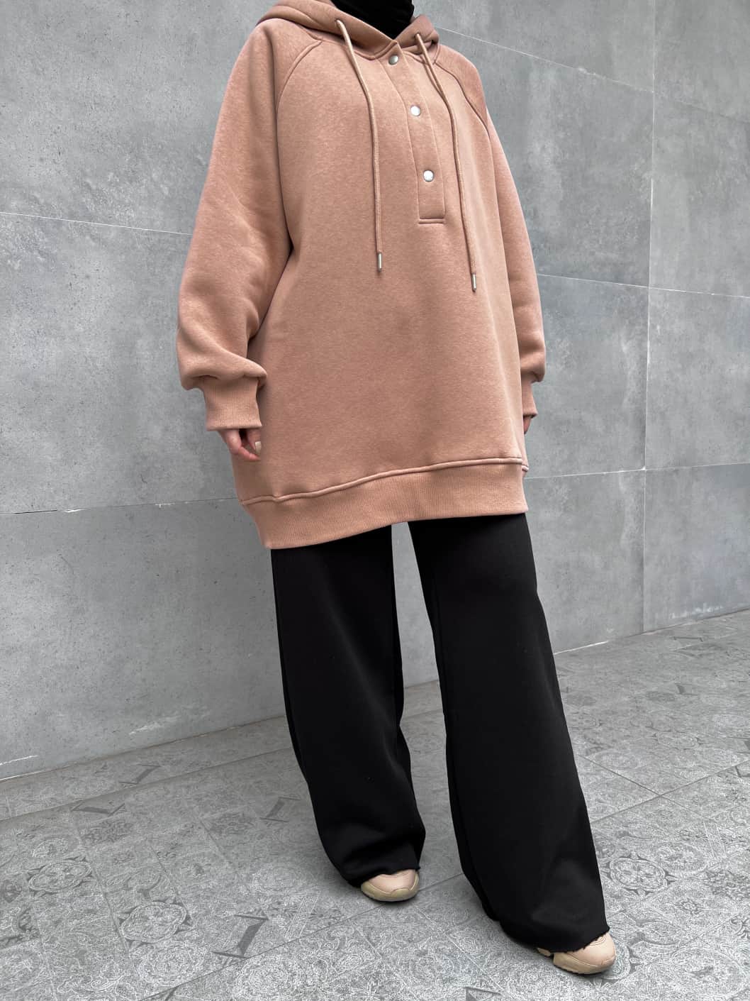 Yarım Düğmeli Kapüşonlu Sweatshirt - Kahverengi