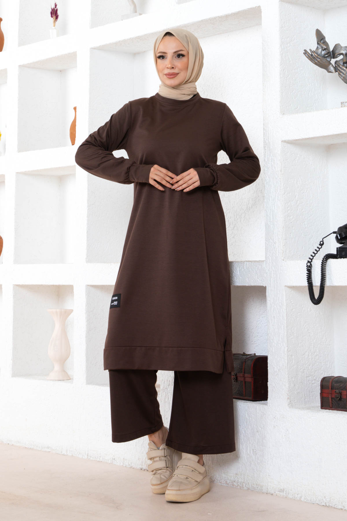 Arma Detaylı Takım - Kahverengi Arma Detaylı Takım - Kahverengi