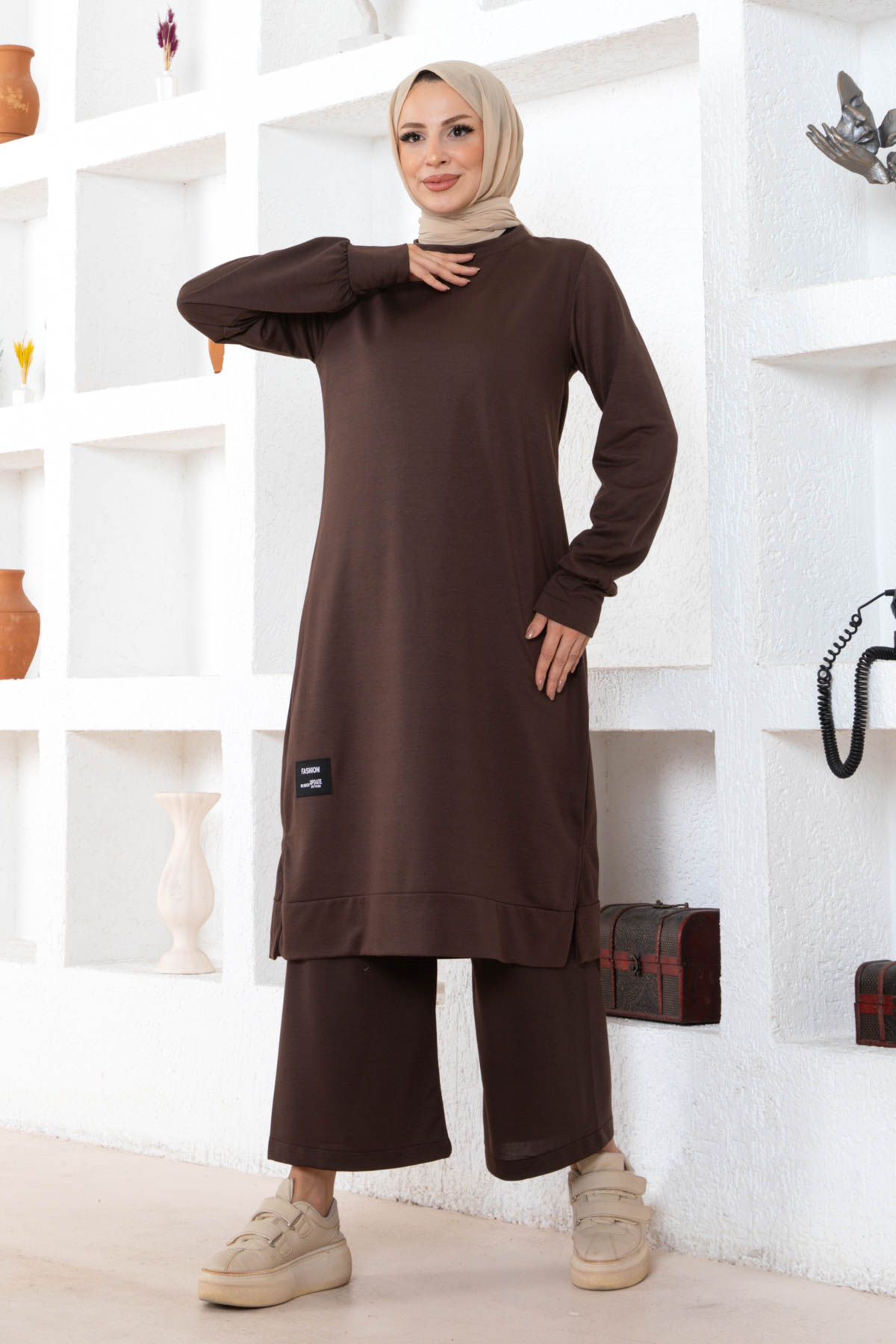 Arma Detaylı Takım - Kahverengi Arma Detaylı Takım - Kahverengi