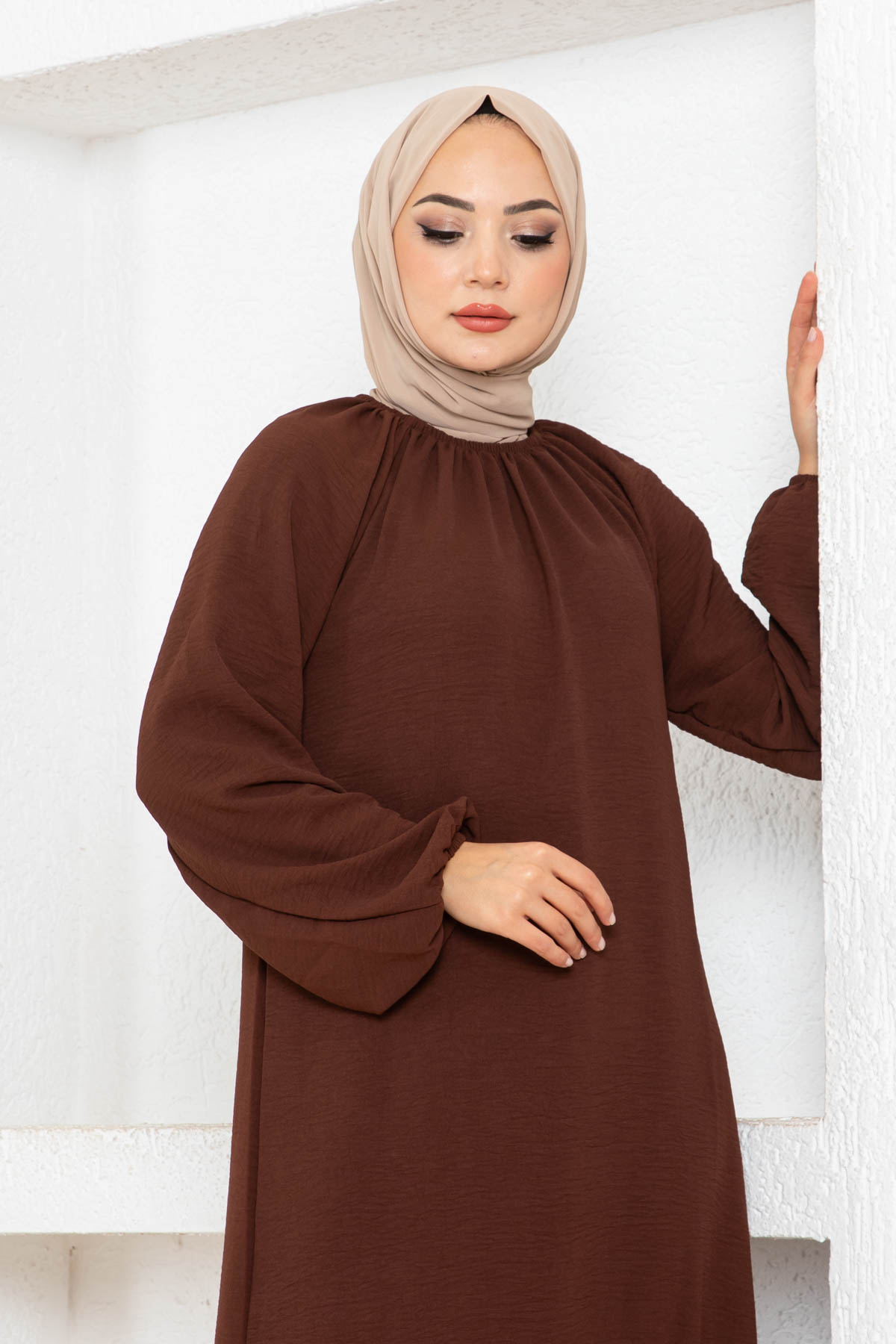 Balon Kol Büzgü Detaylı Elbise - Kahverengi Balon Kol Büzgü Detaylı Elbise - Kahverengi