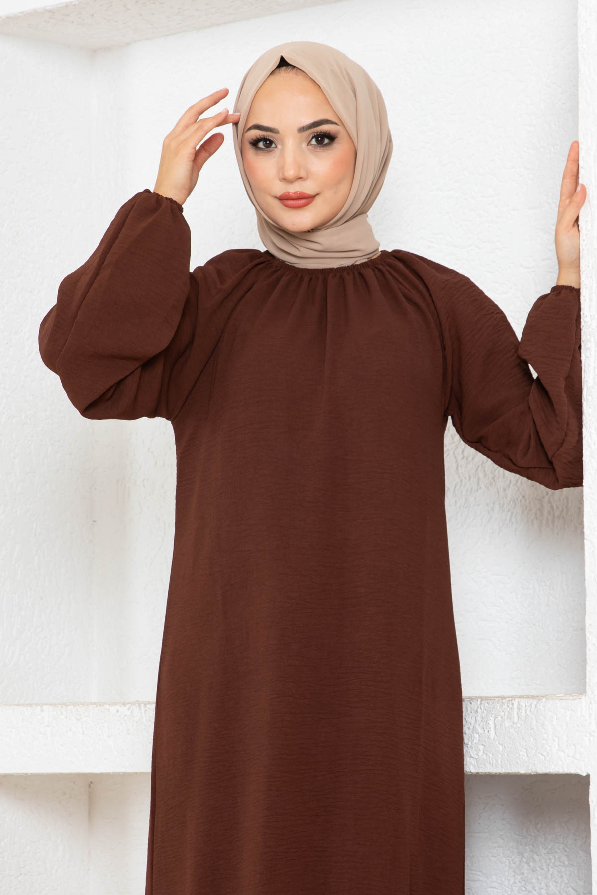 Balon Kol Büzgü Detaylı Elbise - Kahverengi Balon Kol Büzgü Detaylı Elbise - Kahverengi