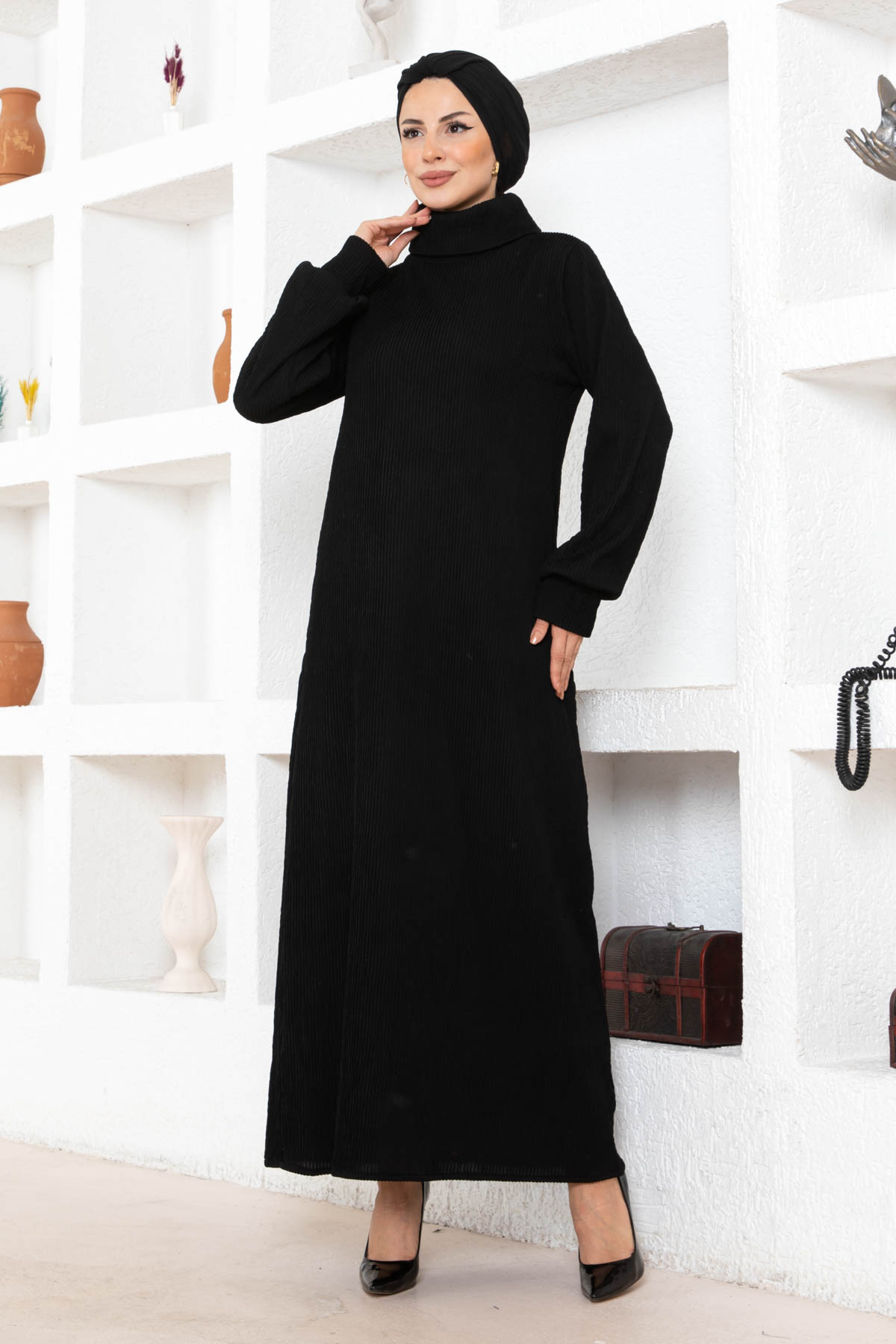 Boğazlı Piliseli Elbise - Siyah Boğazlı Piliseli Elbise - Siyah