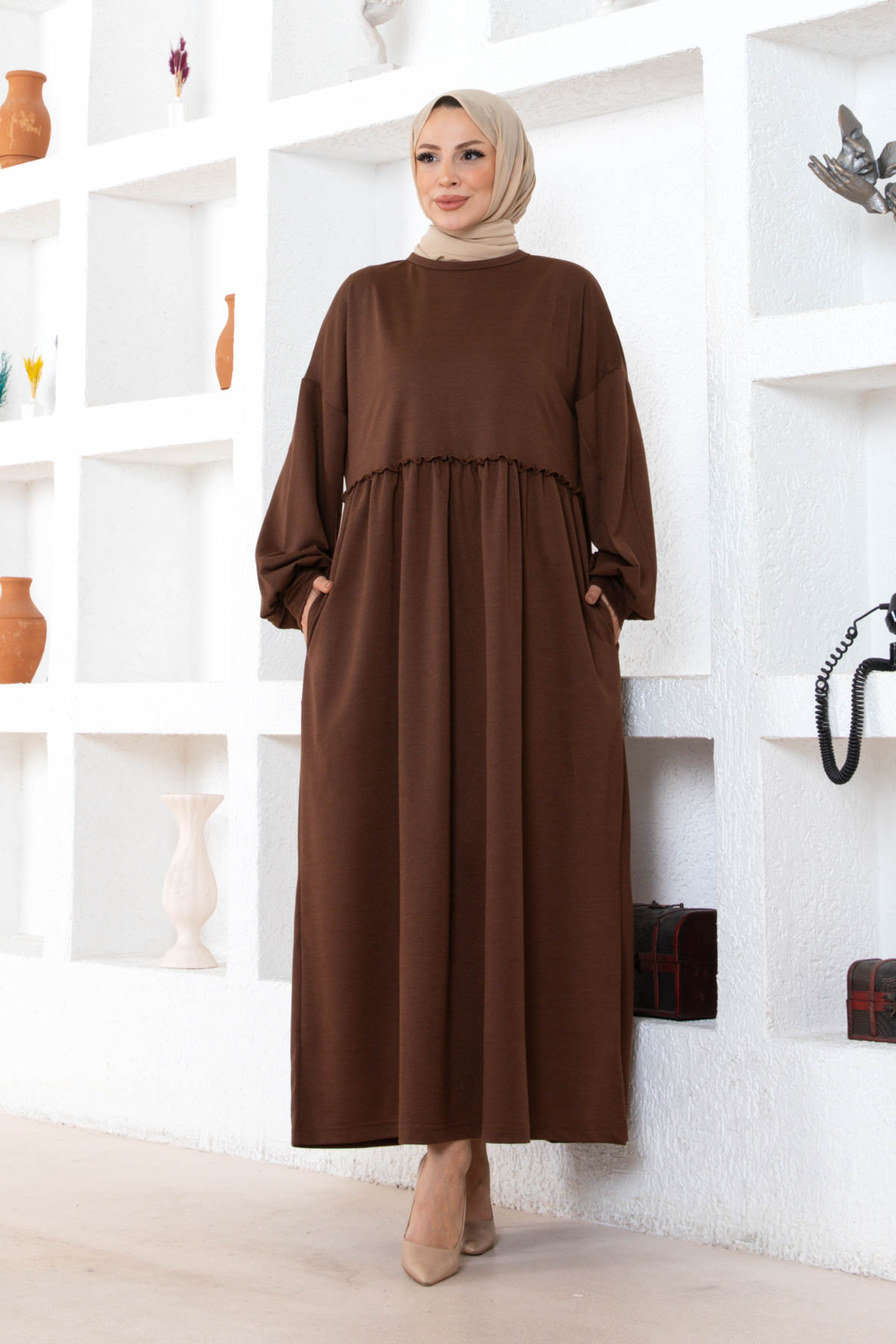 Cepli Salaş Fırfır Detaylı Elbise - Kahverengi