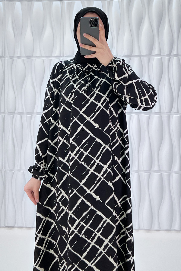 Desenli Tesettür Elbise - Siyah Desenli Tesettür Elbise - Siyah