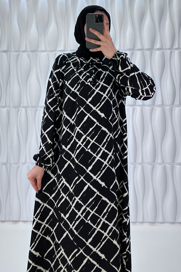 Desenli Tesettür Elbise - Siyah Desenli Tesettür Elbise - Siyah