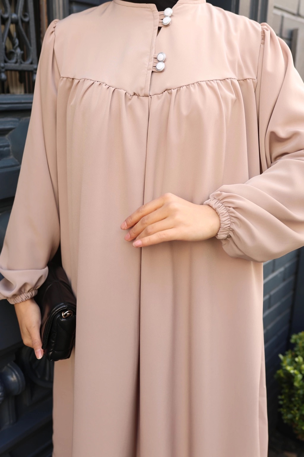 Düğmeli Robadan Medine İpeği Elbise - Bej