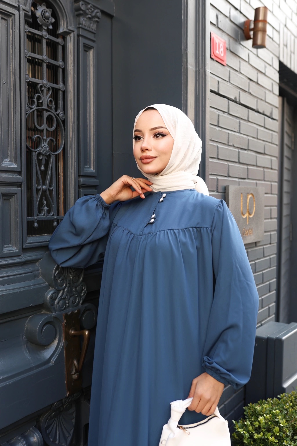 Düğmeli Robadan Medine İpeği Elbise - Mavi Düğmeli Robadan Medine İpeği Elbise - Mavi