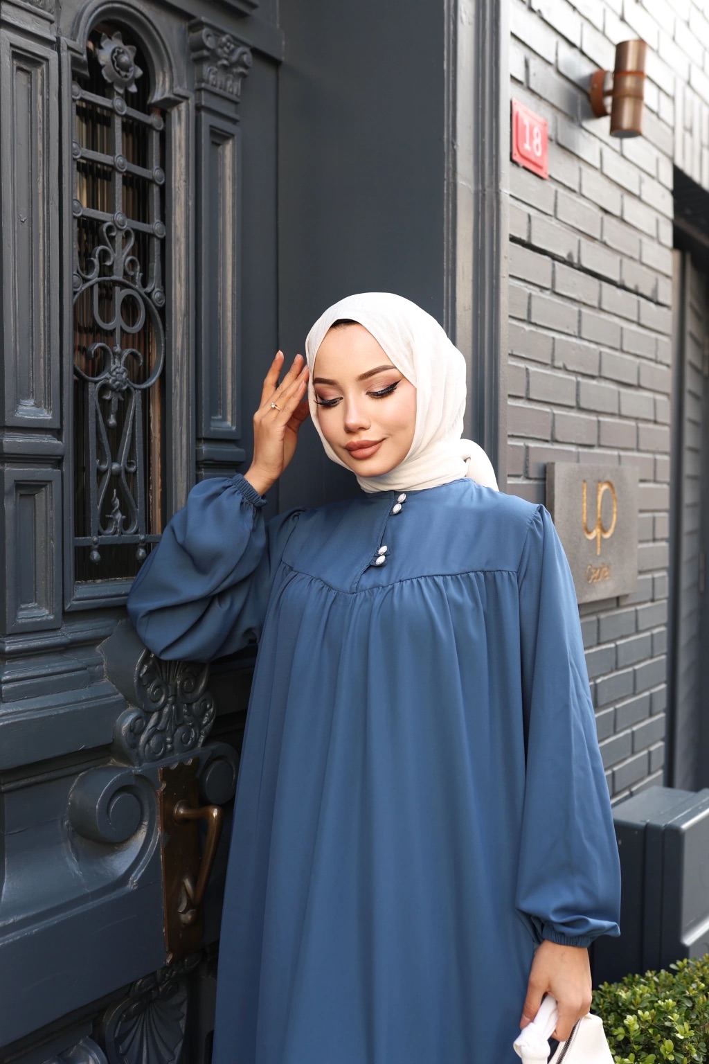 Düğmeli Robadan Medine İpeği Elbise - Mavi Düğmeli Robadan Medine İpeği Elbise - Mavi