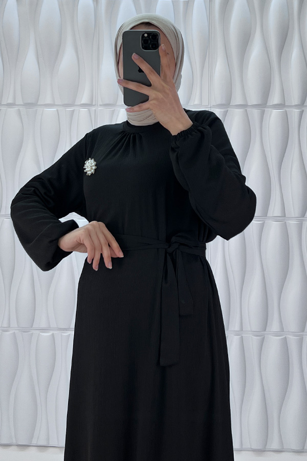 İnci Broşlu Elbise - Siyah İnci Broşlu Elbise - Siyah