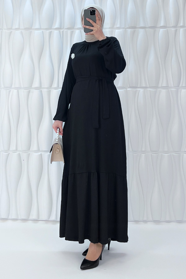 İnci Broşlu Elbise - Siyah İnci Broşlu Elbise - Siyah