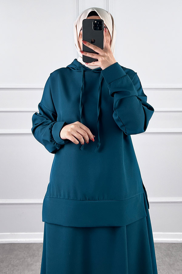 Kapşonlu Etekli Tesettür Takım - Zümrüt Yeşili