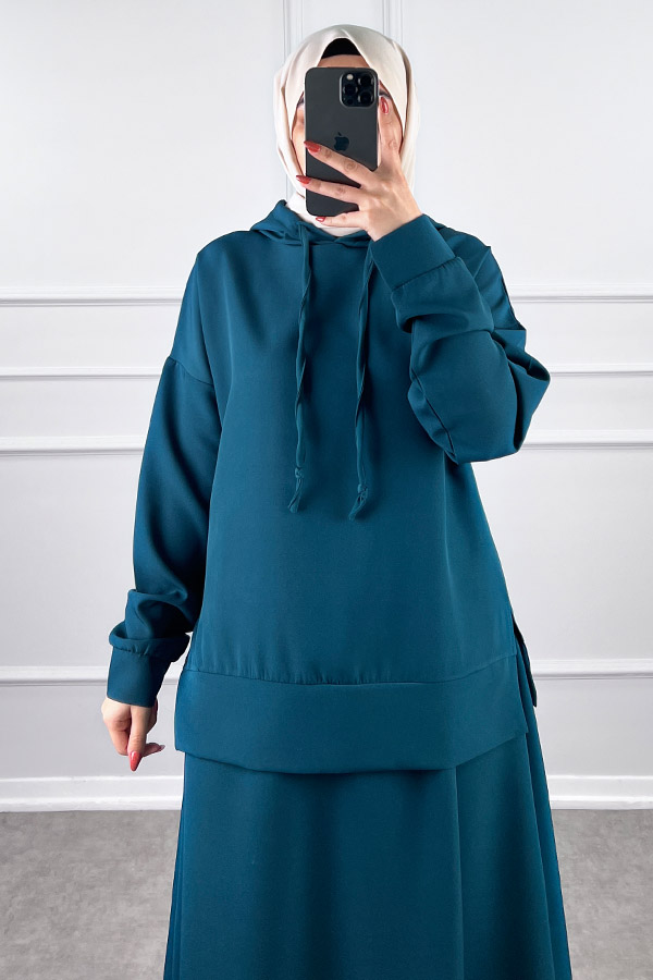 Kapşonlu Etekli Tesettür Takım - Zümrüt Yeşili