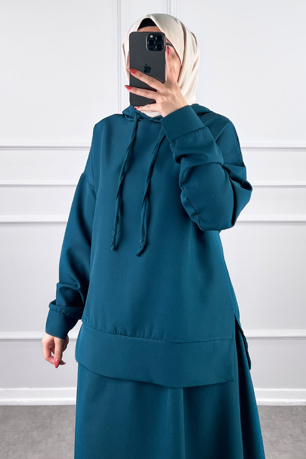 Kapşonlu Etekli Tesettür Takım - Zümrüt Yeşili