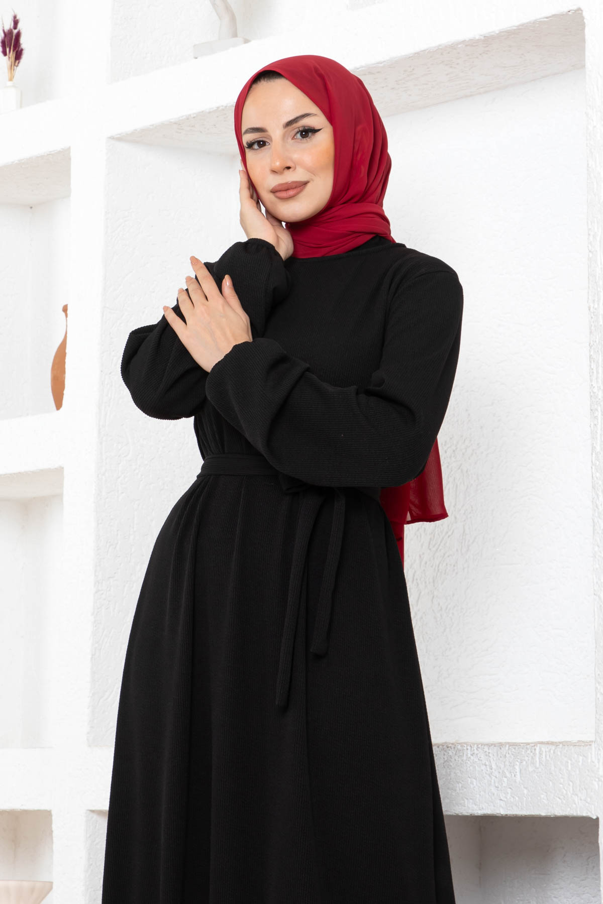 Kuşaklı Piliseli Elbise - Siyah Kuşaklı Piliseli Elbise - Siyah