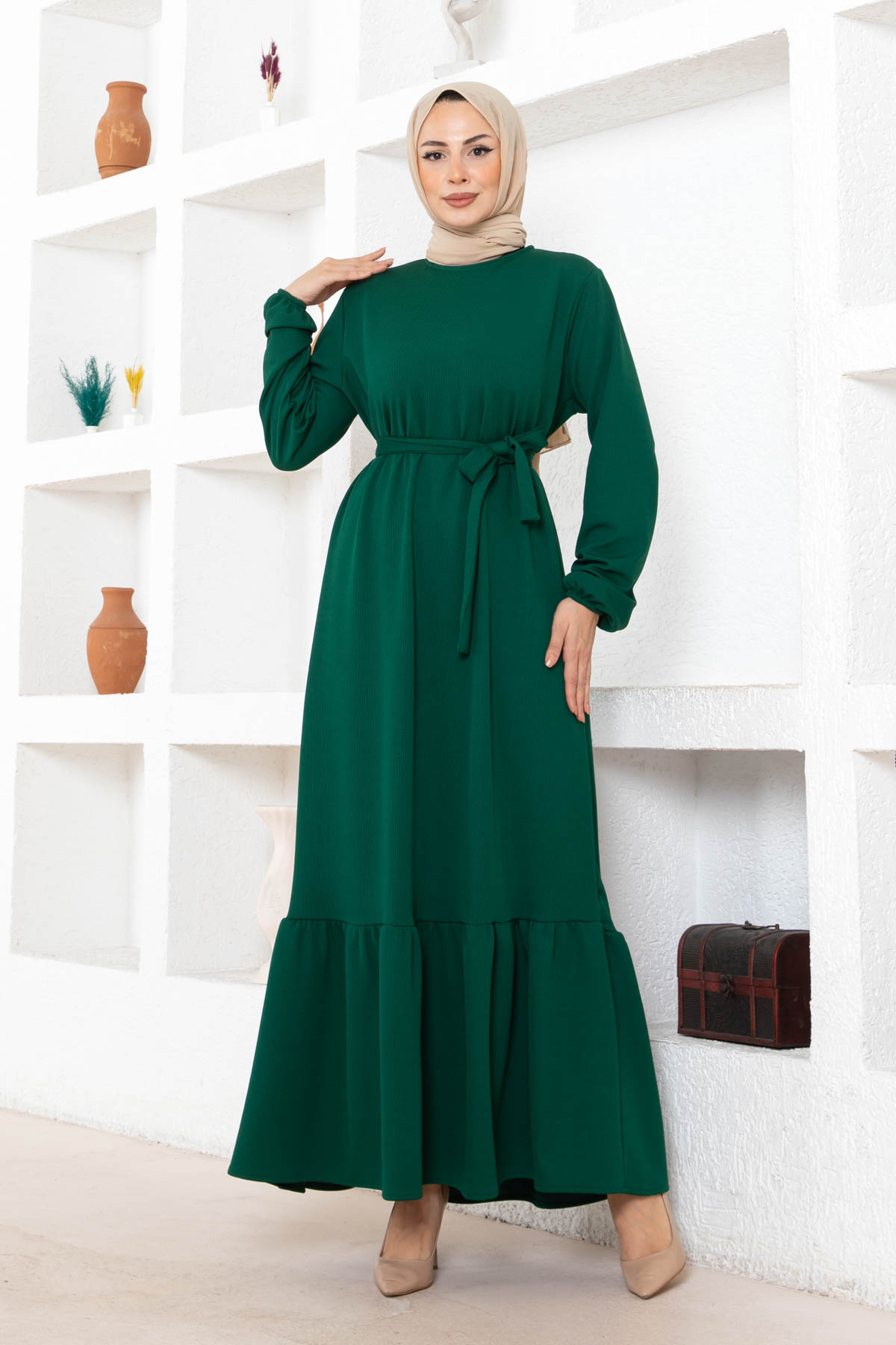 Kuşaklı Piliseli Elbise - Zümrüt Yeşili