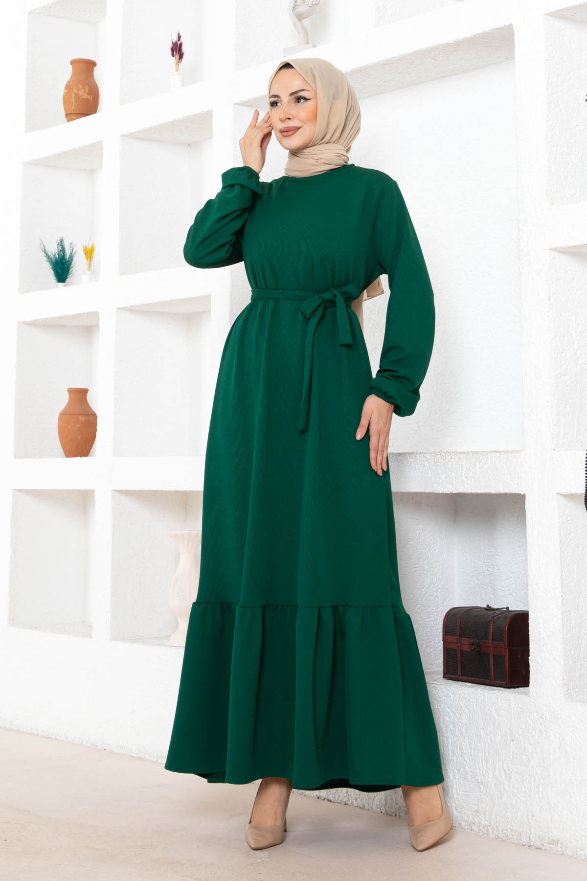 Kuşaklı Piliseli Elbise - Zümrüt Yeşili