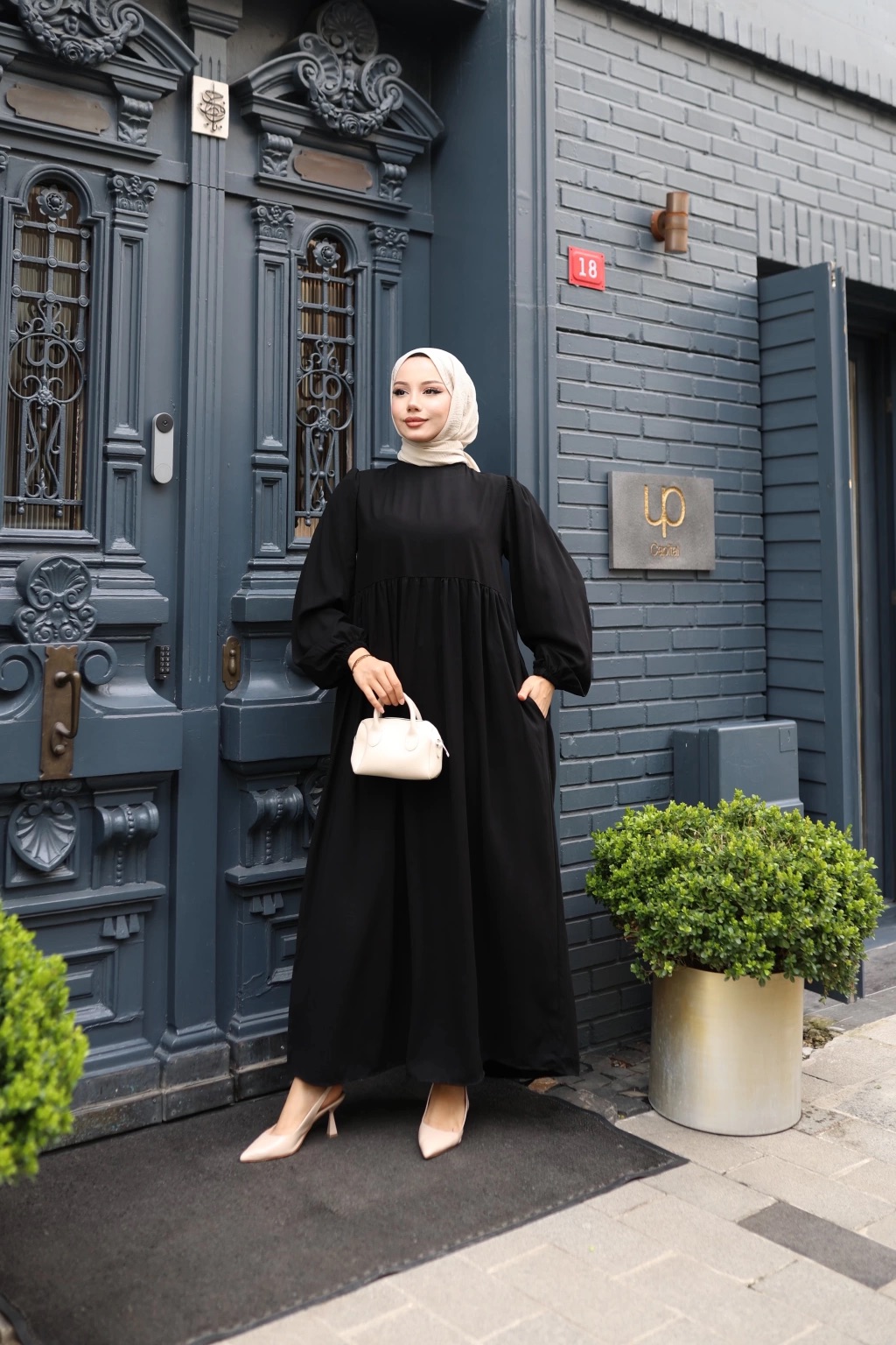Medine İpeği Tesettür Elbise - Siyah