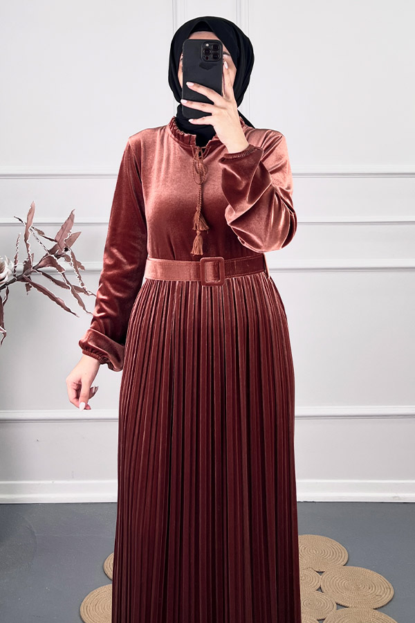 Pileli Kuşaklı Kadife Elbise - Kahverengi