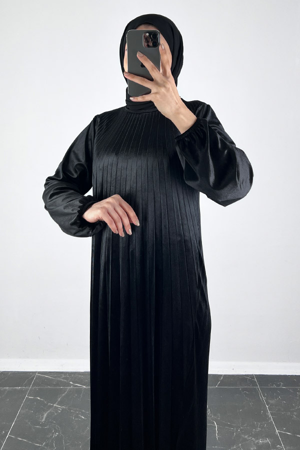 Piliseli Kadife Elbise - Siyah