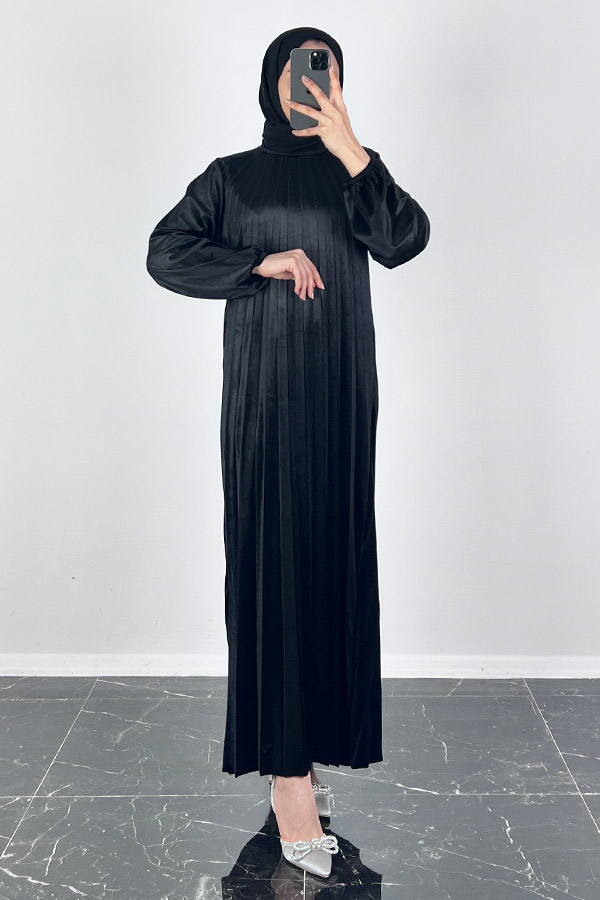 Piliseli Kadife Elbise - Siyah