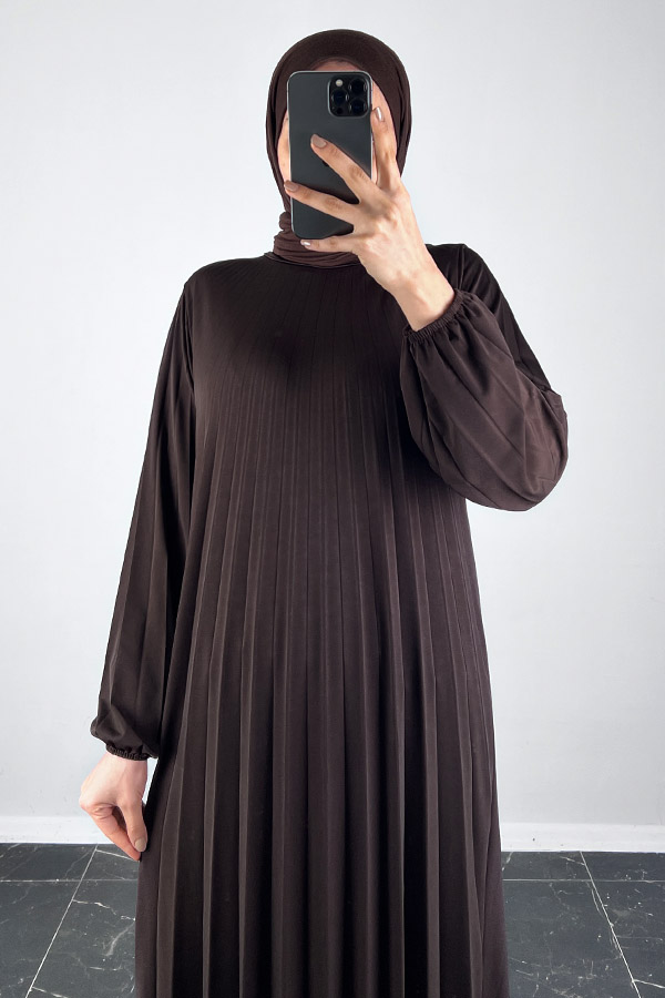 Piliseli Tesettür Elbise - Kahverengi Piliseli Tesettür Elbise - Kahverengi