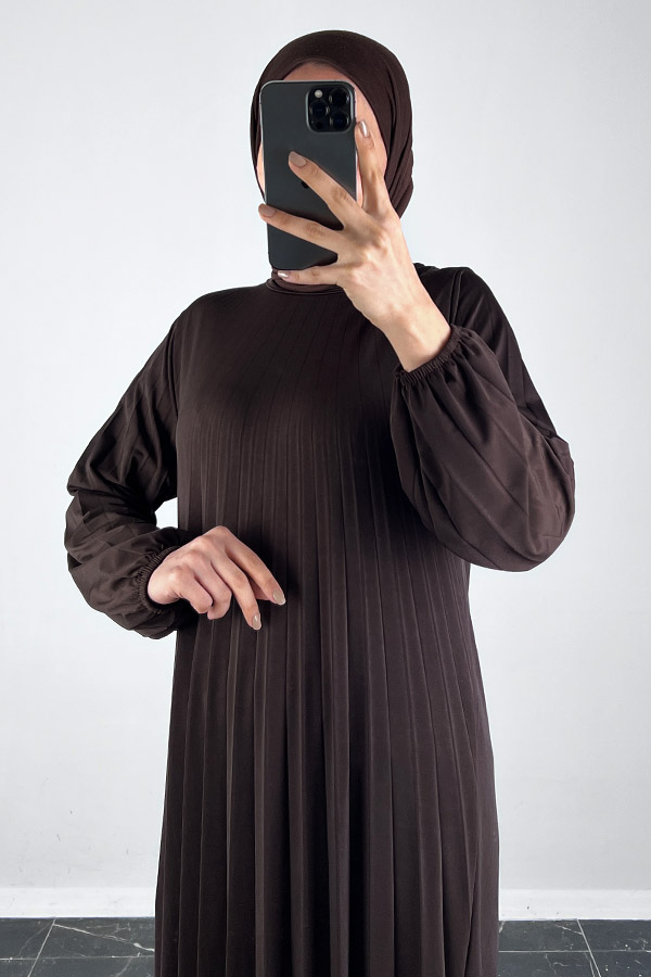 Piliseli Tesettür Elbise - Kahverengi Piliseli Tesettür Elbise - Kahverengi