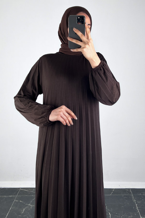 Piliseli Tesettür Elbise - Kahverengi Piliseli Tesettür Elbise - Kahverengi