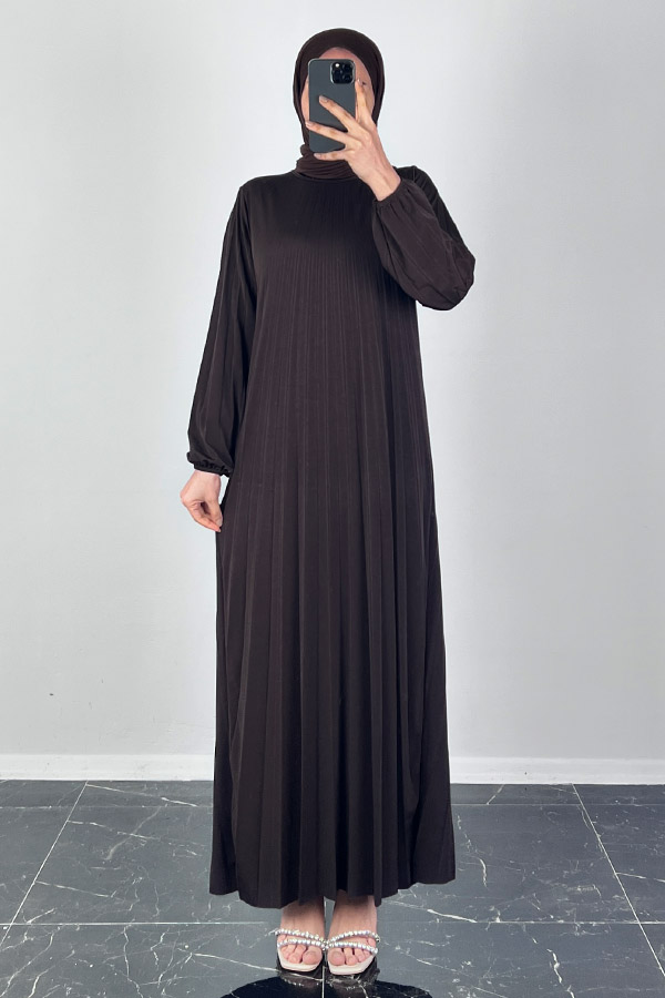 Piliseli Tesettür Elbise - Kahverengi Piliseli Tesettür Elbise - Kahverengi