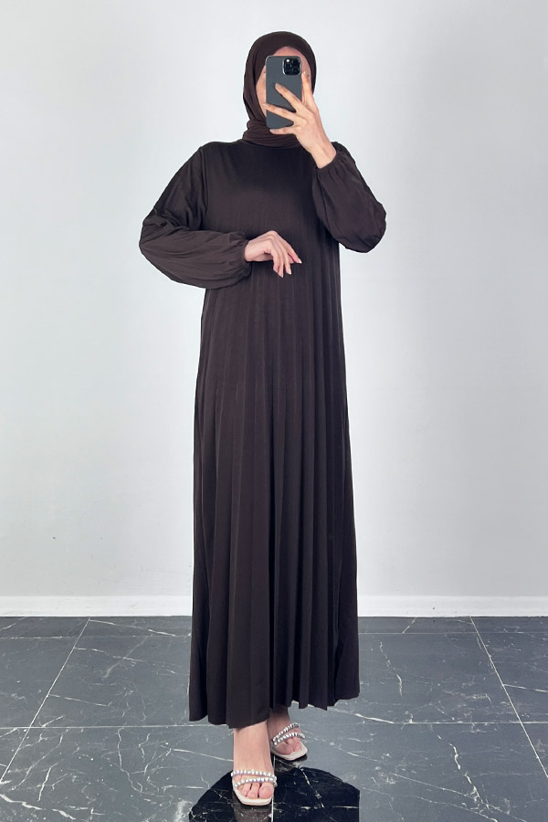 Piliseli Tesettür Elbise - Kahverengi Piliseli Tesettür Elbise - Kahverengi