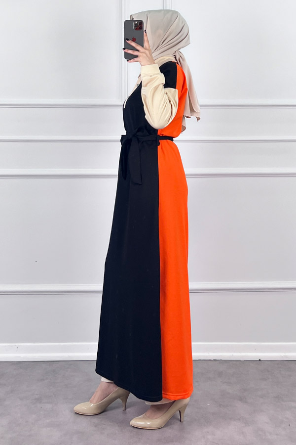 Üç Renk Kuşaklı Elbise - Siyah Üç Renk Kuşaklı Elbise - Siyah