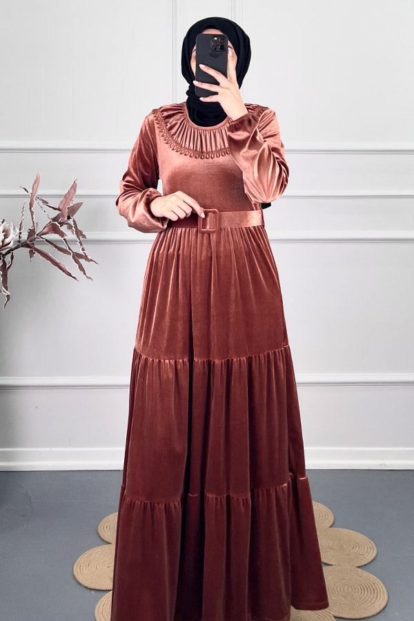 Yakası Gupur Detaylı Kadife Elbise - Kahverengi