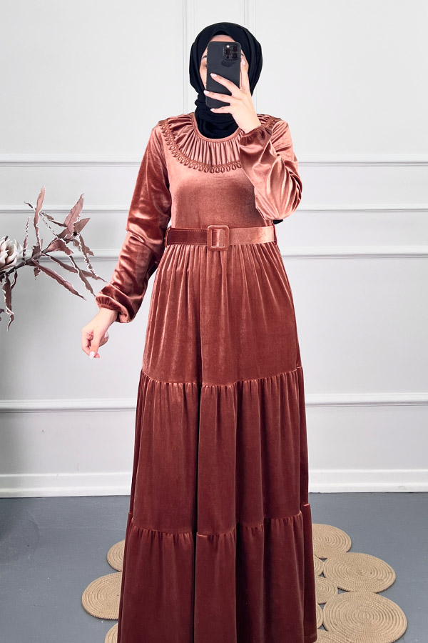 Yakası Gupur Detaylı Kadife Elbise - Kahverengi