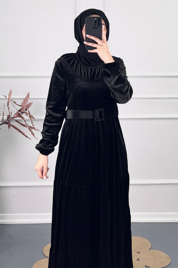 Yakası Gupur Detaylı Kadife Elbise - Siyah